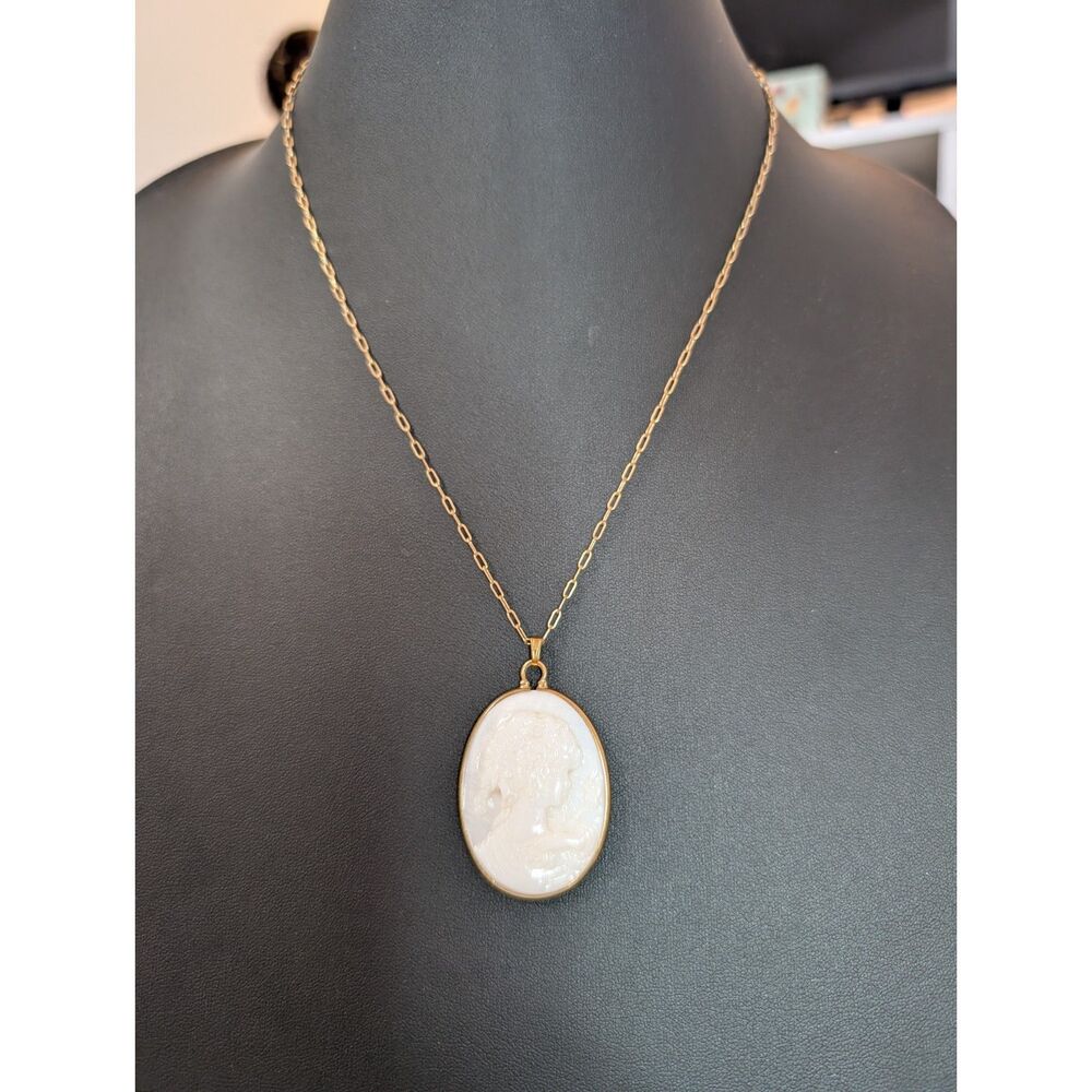 NOS Handmade in Alaska 14K GF Carved Mother of Pearl Oyster Cameo Necklace 20"